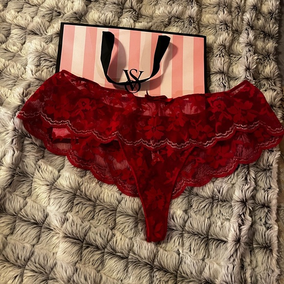 VICTORIA’S SECRET RED PANTIES SIZE XL SET OF 3!! BEAUTIFUL RED & GOLD - Picture 9 of 9